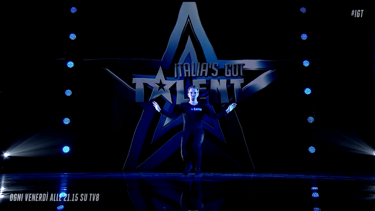 Pantomime-Künstler Silent Rocco mit A Glass of Water bei Italia‘s Got Talent Pantomime-Künstler Silent Rocco mit A Glass of Water bei Italia‘s Got Talent