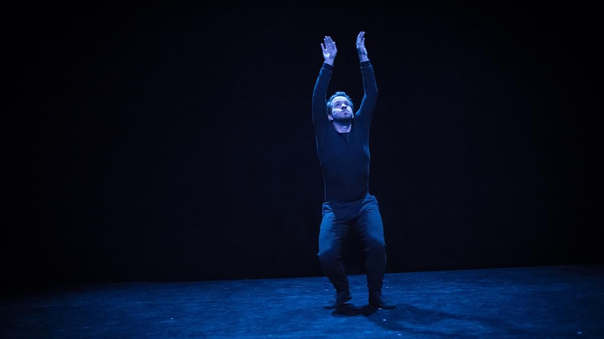 Moderner Panomime-Künstler Silent Rocco beim Mimesis Festival in Paris, Frankreich Moderner Panomime-Künstler Silent Rocco beim Mimesis Festival in Paris, Frankreich