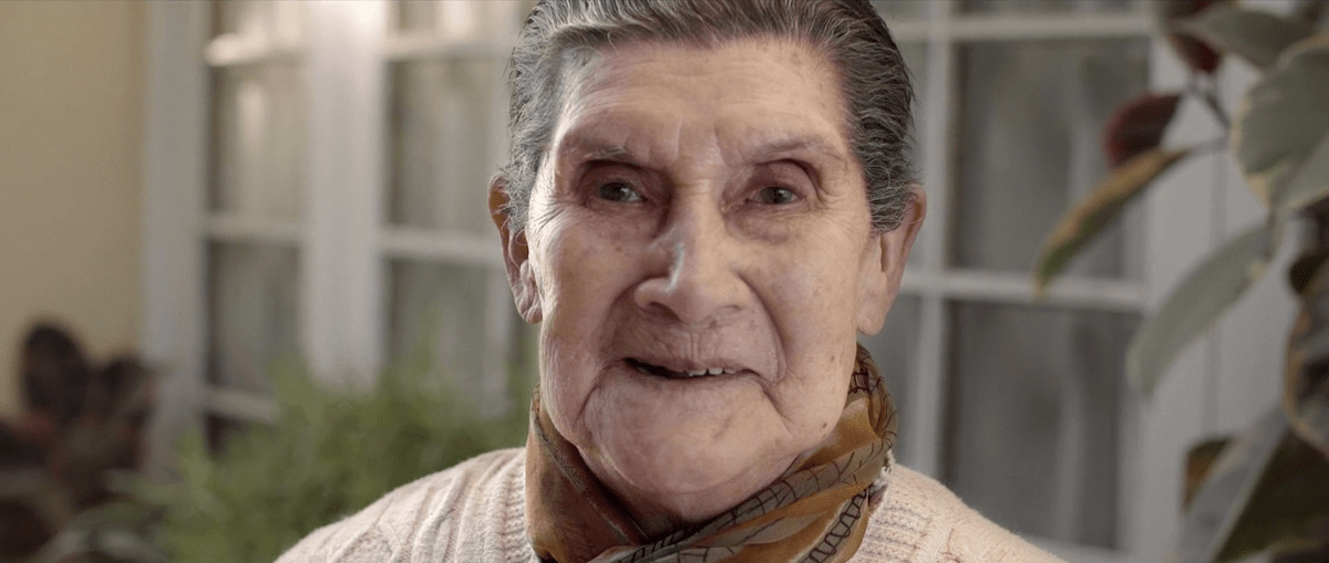 Ana, una abuelita de la Fundación Las Rosas que participó en el taller Unidas Por el Arte . Ana, una abuelita de la Fundación Las Rosas que participó en el taller Unidas Por el Arte .