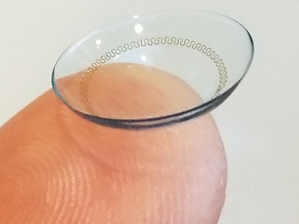 The world’s first picture of a silicon chip inside a real, soft contact lens. Soon, chips like this can contain patient/doctor data, prescription info and processing for cool new focus and AR abilities. INWITH The world’s first picture of a silicon chip inside a real, soft contact lens. Soon, chips like this can contain patient/doctor data, prescription info and processing for cool new focus and AR abilities. INWITH