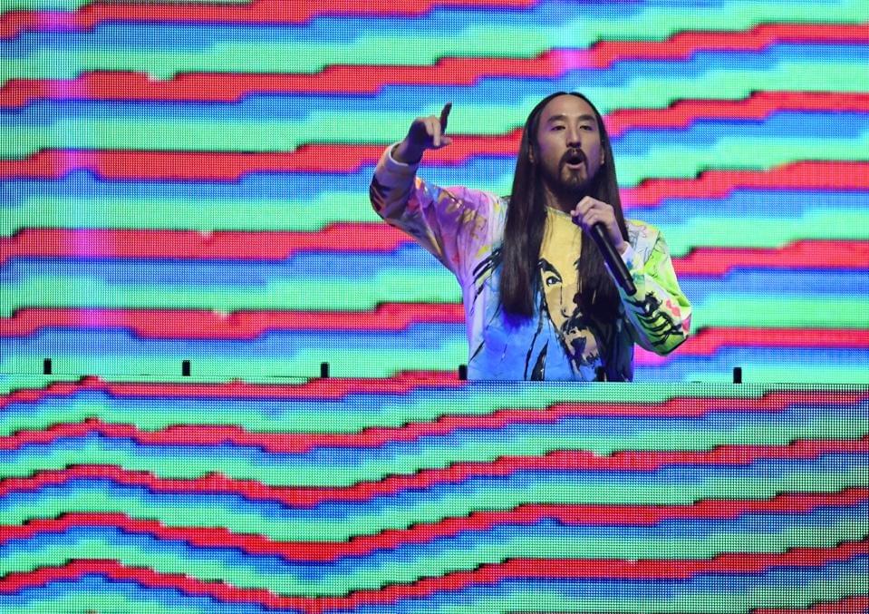 LAS VEGAS, NEVADA — SEPTEMBER 20: DJ/producer Steve Aoki performs onstage during the 2019 iHeartRadio Music Festival at T-Mobile Arena on September 20, 2019, in Las Vegas, Nevada. (Photo by Ethan Miller/Getty Images) GETTY IMAGES LAS VEGAS, NEVADA — SEPTEMBER 20: DJ/producer Steve Aoki performs onstage during the 2019 iHeartRadio Music Festival at T-Mobile Arena on September 20, 2019, in Las Vegas, Nevada. (Photo by Ethan Miller/Getty Images) GETTY IMAGES