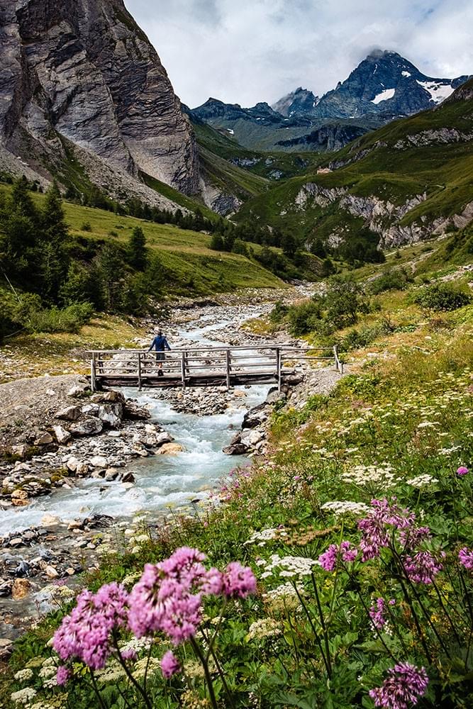 Hamburg Fotograf Alexander Tempel fotografiert zufriedenen Menschen in den Alpen Hamburg Fotograf Alexander Tempel fotografiert zufriedenen Menschen in den Alpen