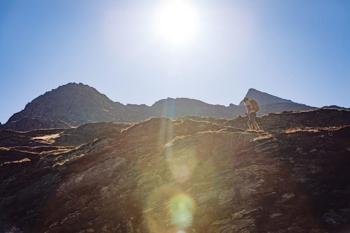 Fotograf Alexander Tempel fotografiert zufriedene Menschen in den Alpen Fotograf Alexander Tempel fotografiert zufriedene Menschen in den Alpen