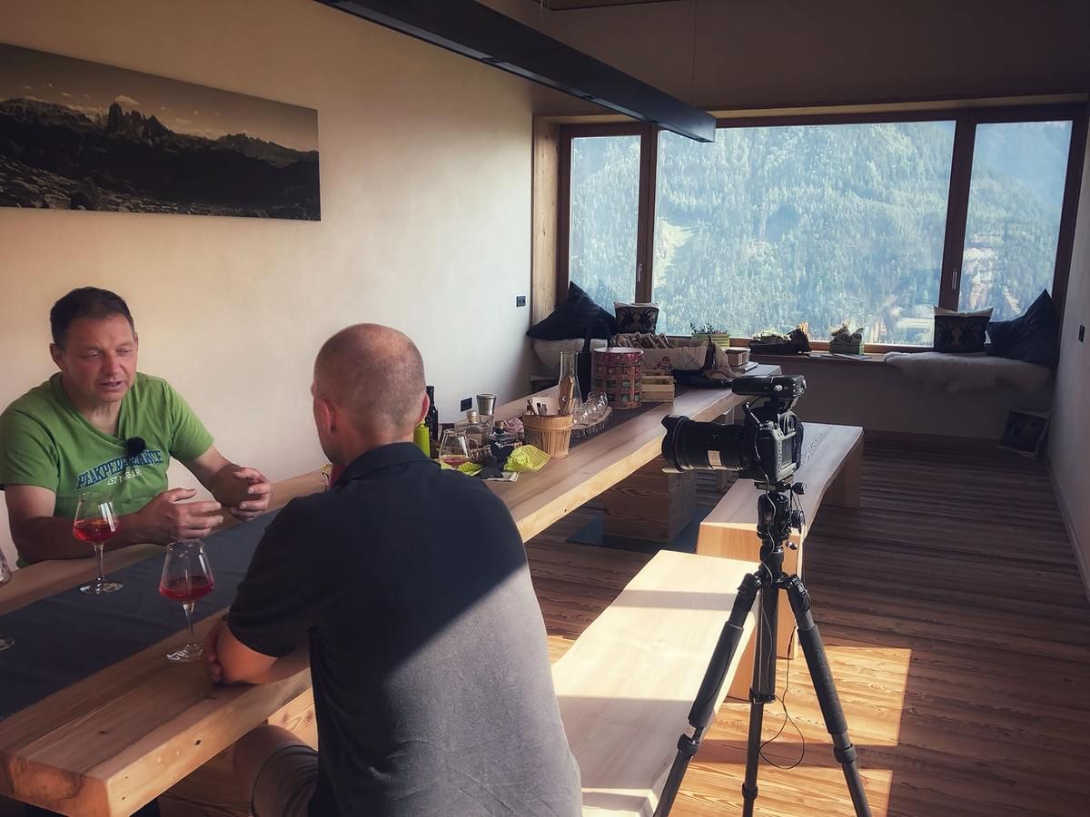 Hamburg Fotograf Alexander Tempel fotografiert zufriedenen Menschen in den Alpen Hamburg Fotograf Alexander Tempel fotografiert zufriedenen Menschen in den Alpen