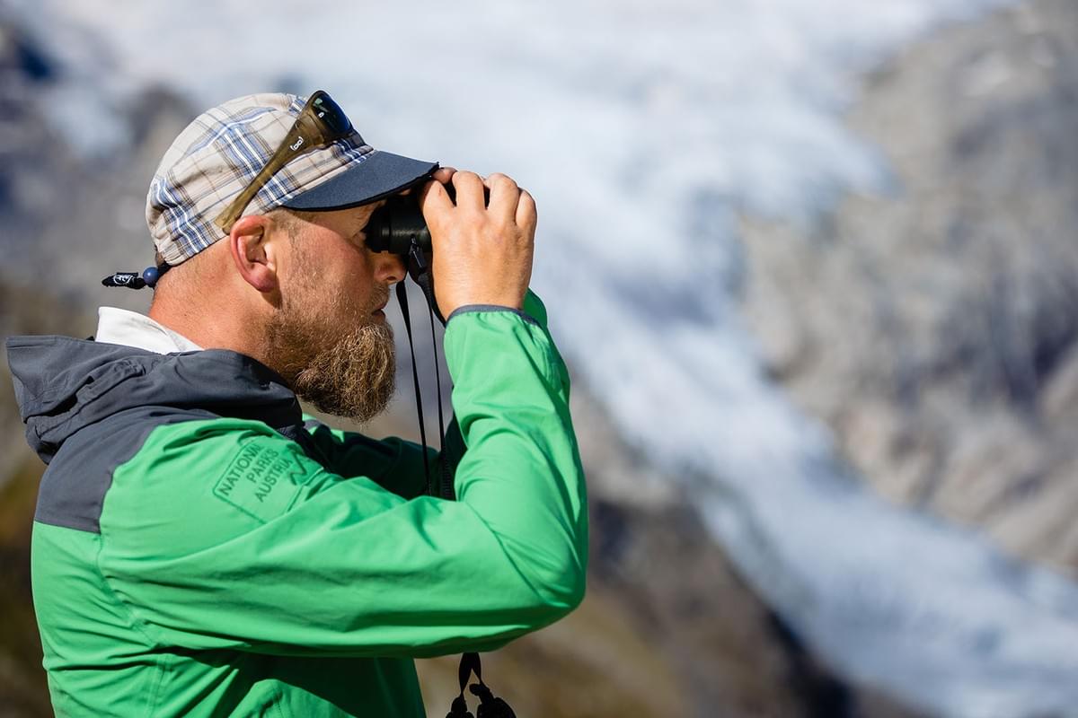 Fotograf Alexander Tempel fotografiert zufriedene Menschen in den Alpen Fotograf Alexander Tempel fotografiert zufriedene Menschen in den Alpen