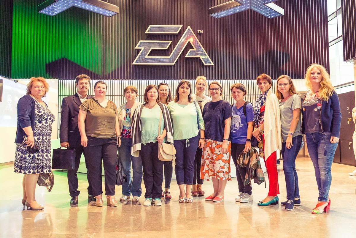 Profesori Predau Viitor la Electronic Arts Profesori Predau Viitor la Electronic Arts