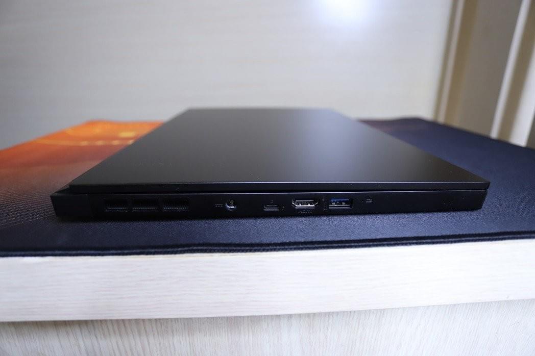 GS66 Stealth左側介面。 彭子豪/攝影 GS66 Stealth左側介面。 彭子豪/攝影