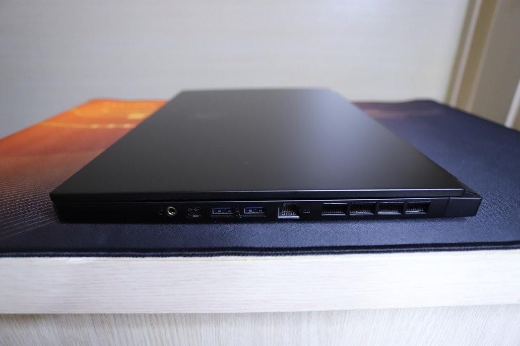GS66 Stealth右側介面。 彭子豪/攝影 GS66 Stealth右側介面。 彭子豪/攝影