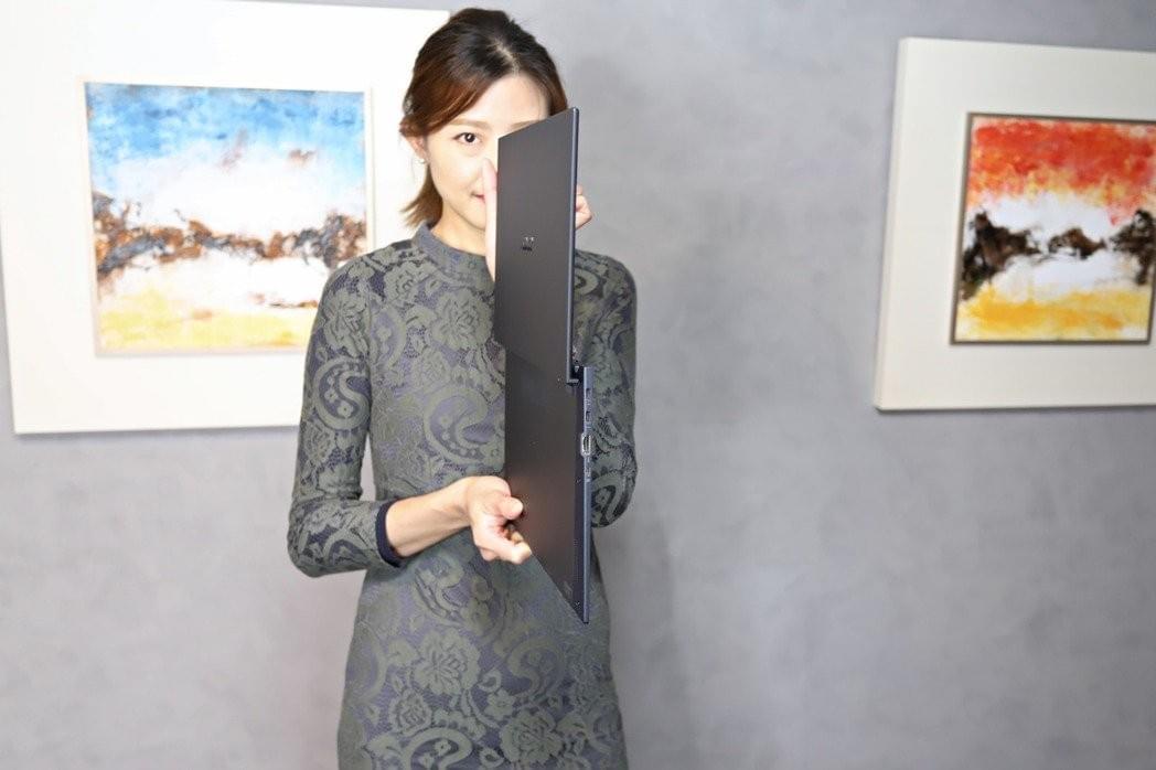 薄度只有14.9公釐。 彭子豪/攝影 薄度只有14.9公釐。 彭子豪/攝影