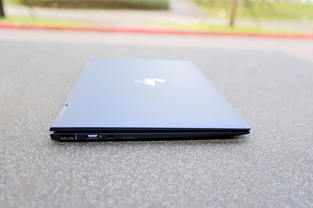 連接埠有USB 3.1、2組TPYE-C(可提供Thunderbolt 3、快充等)、HDMI,4G網卡則需另外選配。 連接埠有USB 3.1、2組TPYE-C(可提供Thunderbolt 3、快充等)、HDMI,4G網卡則需另外選配。