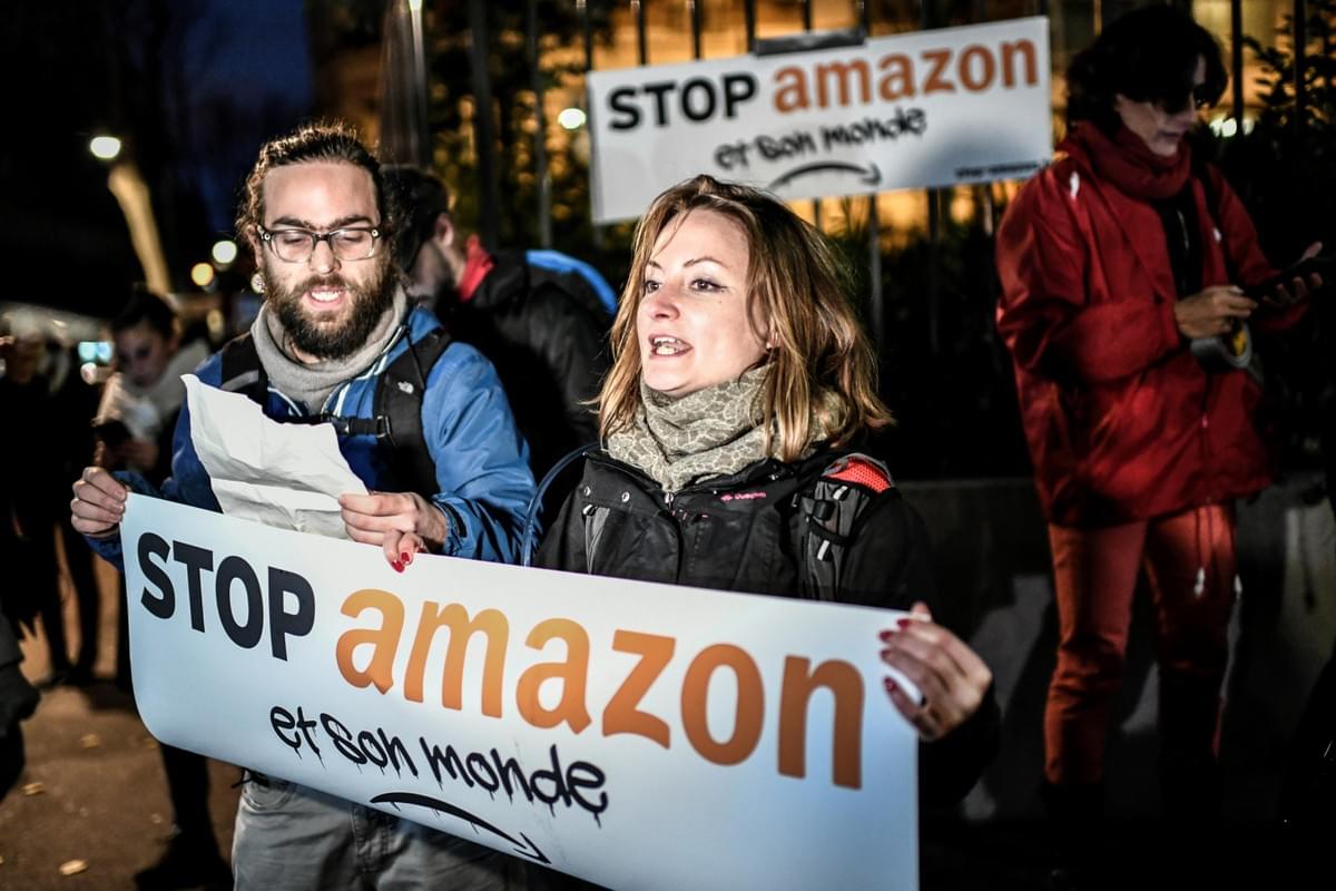 Protesta en Paris contra Amazon (Foto DPL) Protesta en Paris contra Amazon (Foto DPL)