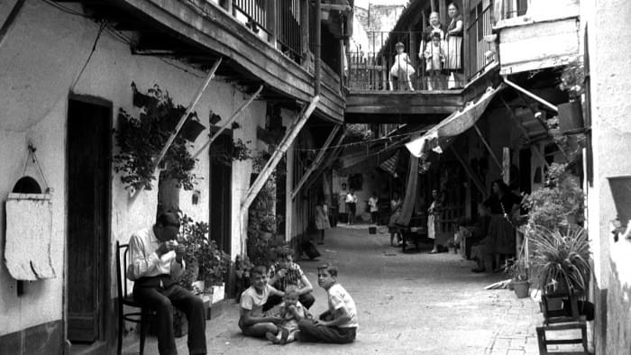 Típica cava de gitanos en Triana - Foto de Ricardo Pachón Típica cava de gitanos en Triana - Foto de Ricardo Pachón