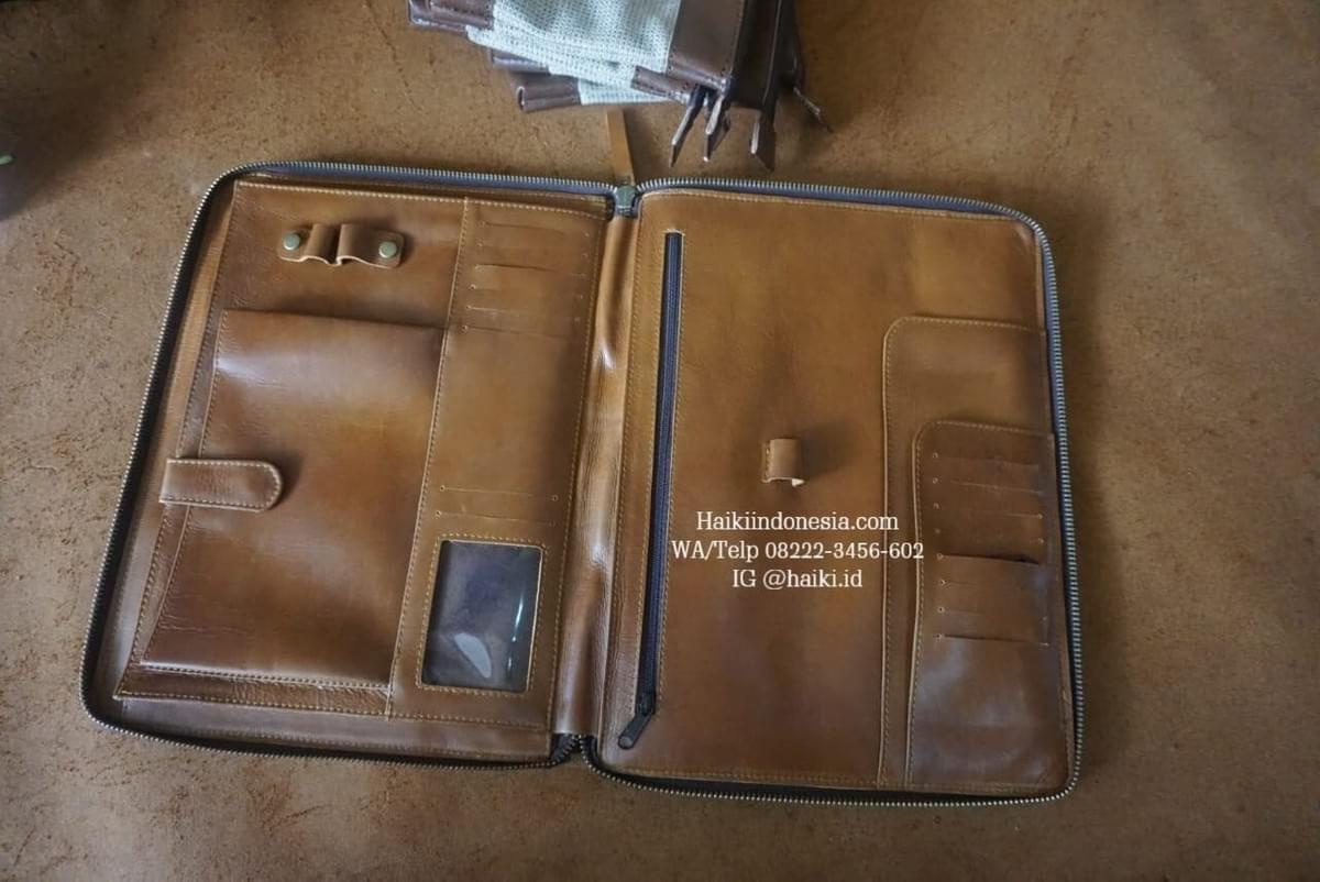 Contoh binder kulit asli untuk souvenir perusahaan Contoh binder kulit asli untuk souvenir perusahaan