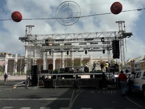 Building up the stage for New Year's Eve in Mindelo Building up the stage for New Year's Eve in Mindelo