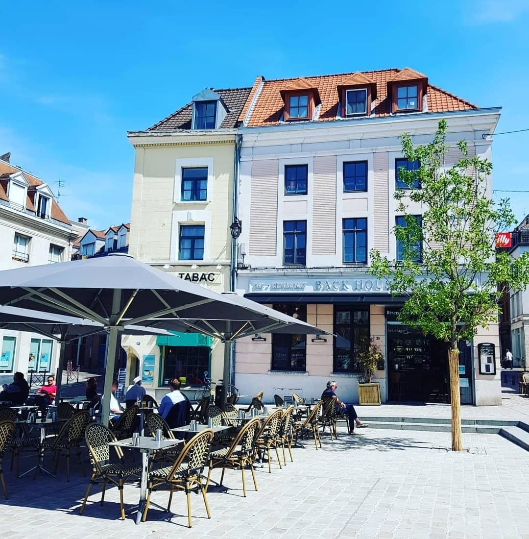 Backhouse, 39 place Louise de Bettignies à Lille, Top 10 des bars avec terrasse de Lille Backhouse, 39 place Louise de Bettignies à Lille, Top 10 des bars avec terrasse de Lille