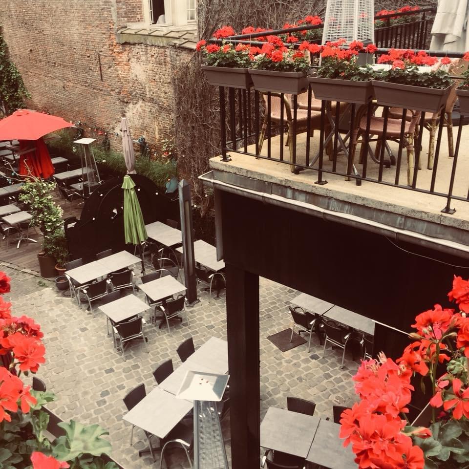La Véranda, 26 rue Lepelletier à Lille, Top 10 des meilleurs bars avec terrasse de Lille La Véranda, 26 rue Lepelletier à Lille, Top 10 des meilleurs bars avec terrasse de Lille