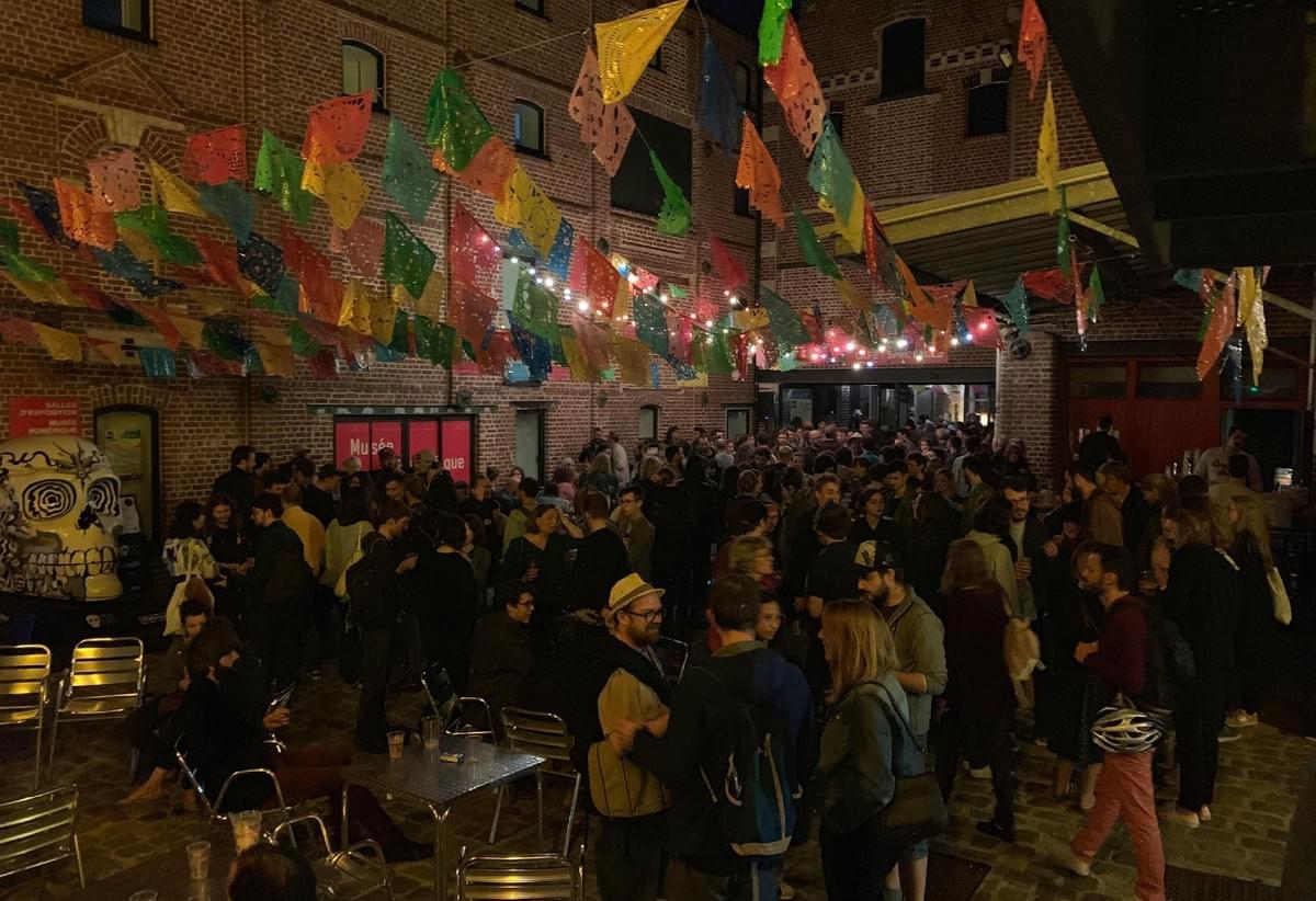 La Bulle Café, 47/49 rue d'Arras à Lille, Top 10 des meilleurs bars pour écouter de la musique live à Lille La Bulle Café, 47/49 rue d'Arras à Lille, Top 10 des meilleurs bars pour écouter de la musique live à Lille