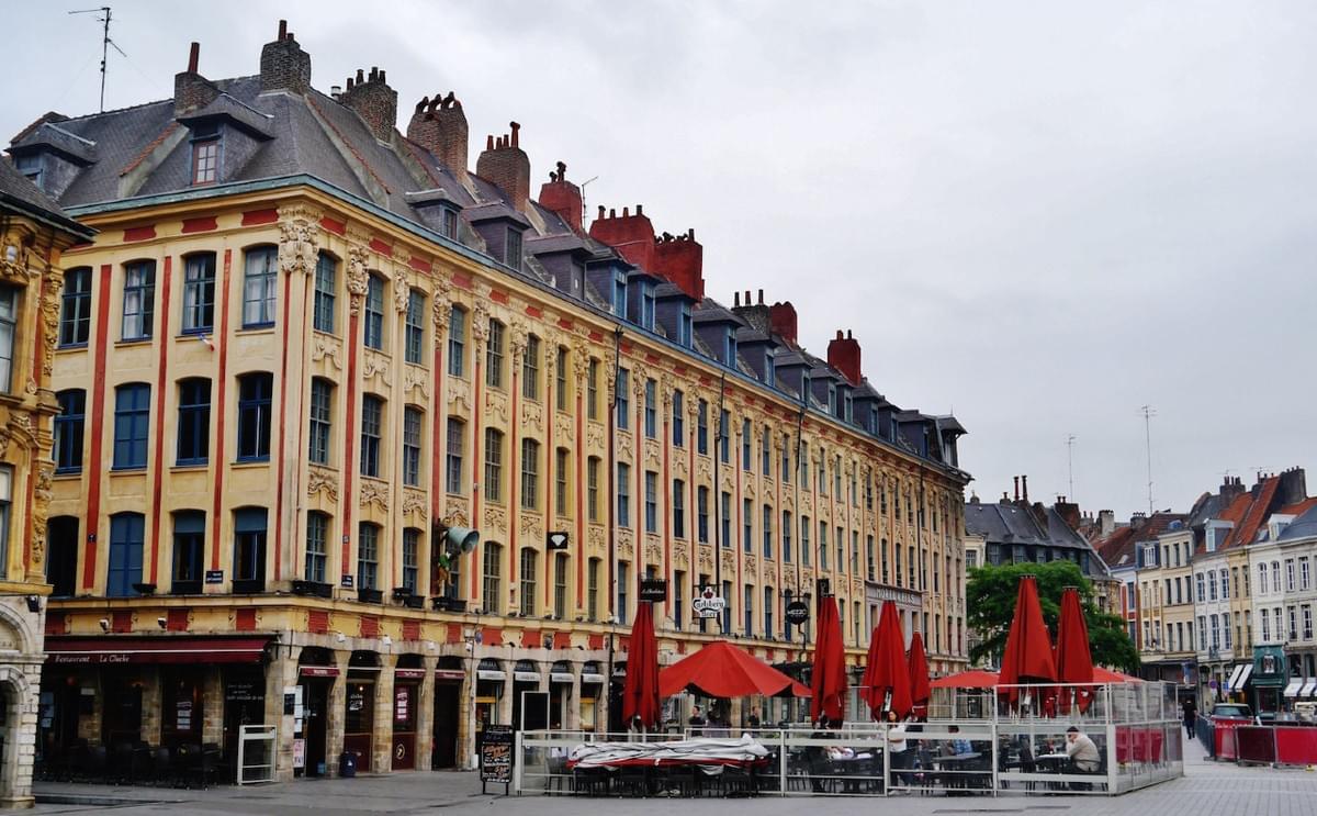 La Cloche, 13 place du théâtre à Lille, Top 10 des bars avec terrasse de Lille La Cloche, 13 place du théâtre à Lille, Top 10 des bars avec terrasse de Lille