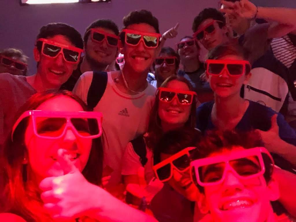 Mirando un corto 4D antes de entrar al London Eye Mirando un corto 4D antes de entrar al London Eye