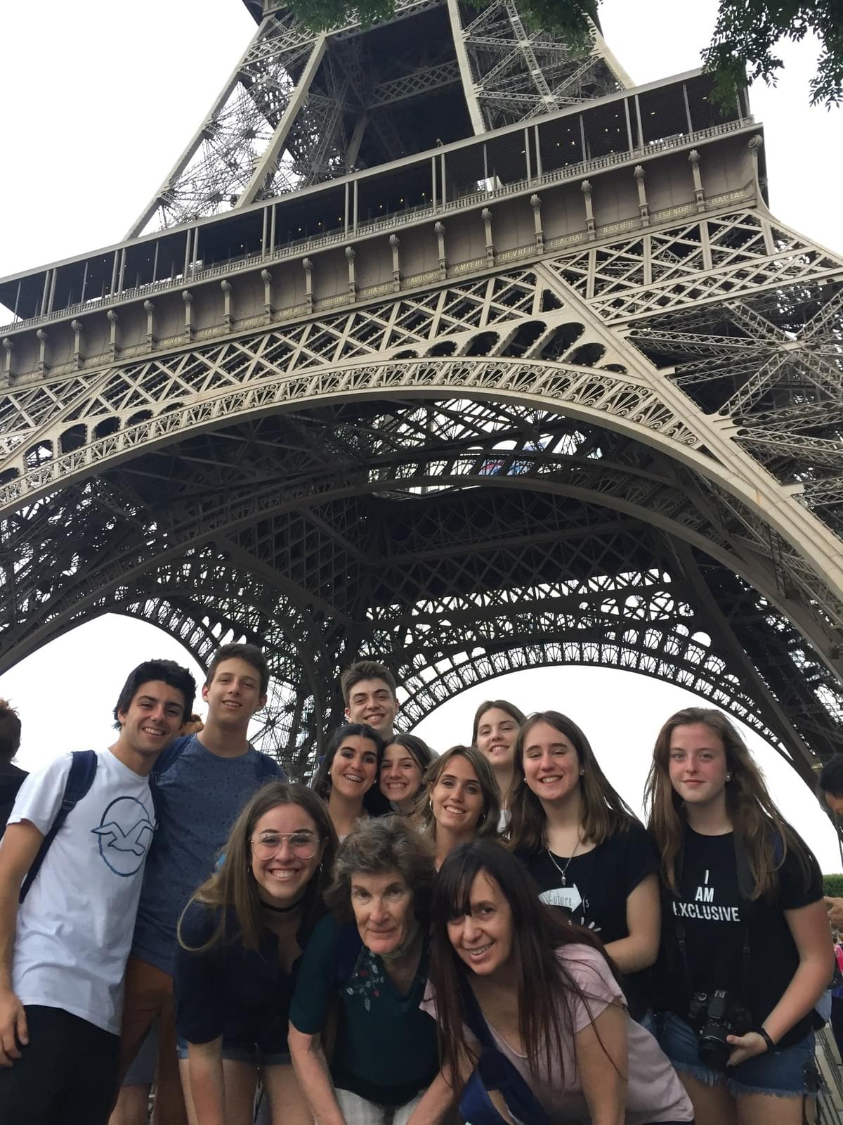 Antes de subir a la Torre Eiffel Antes de subir a la Torre Eiffel