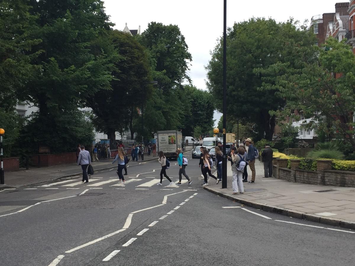 Cruzando Abbey Road Cruzando Abbey Road
