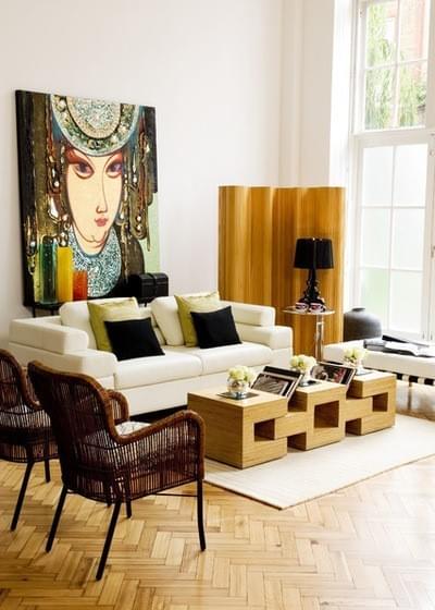 Modern-retro living with screen Modern-retro living with screen