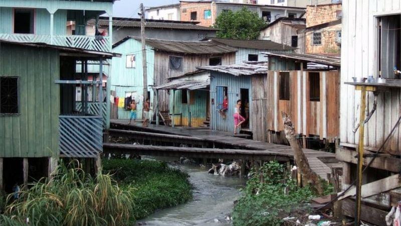 Quando a referência é insegurança grave — ou fome — 5,1% das crianças com menos de 5 anos e 7,3% das pessoas com idade entre 5 e 17 anos vivem nessa condição no Brasil Quando a referência é insegurança grave — ou fome — 5,1% das crianças com menos de 5 anos e 7,3% das pessoas com idade entre 5 e 17 anos vivem nessa condição no Brasil