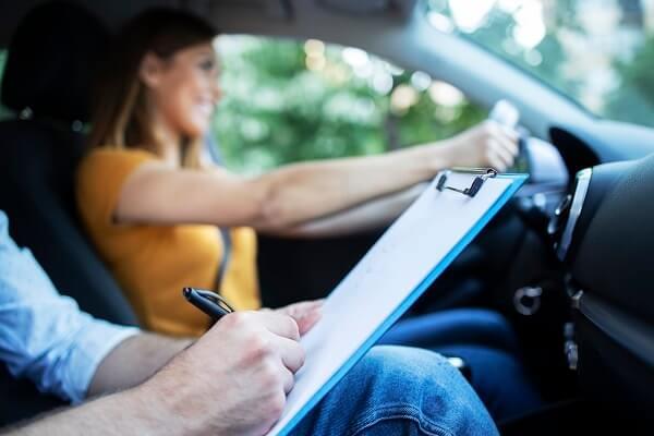 Test Drive untuk Memilih Mobil Bekas Test Drive untuk Memilih Mobil Bekas