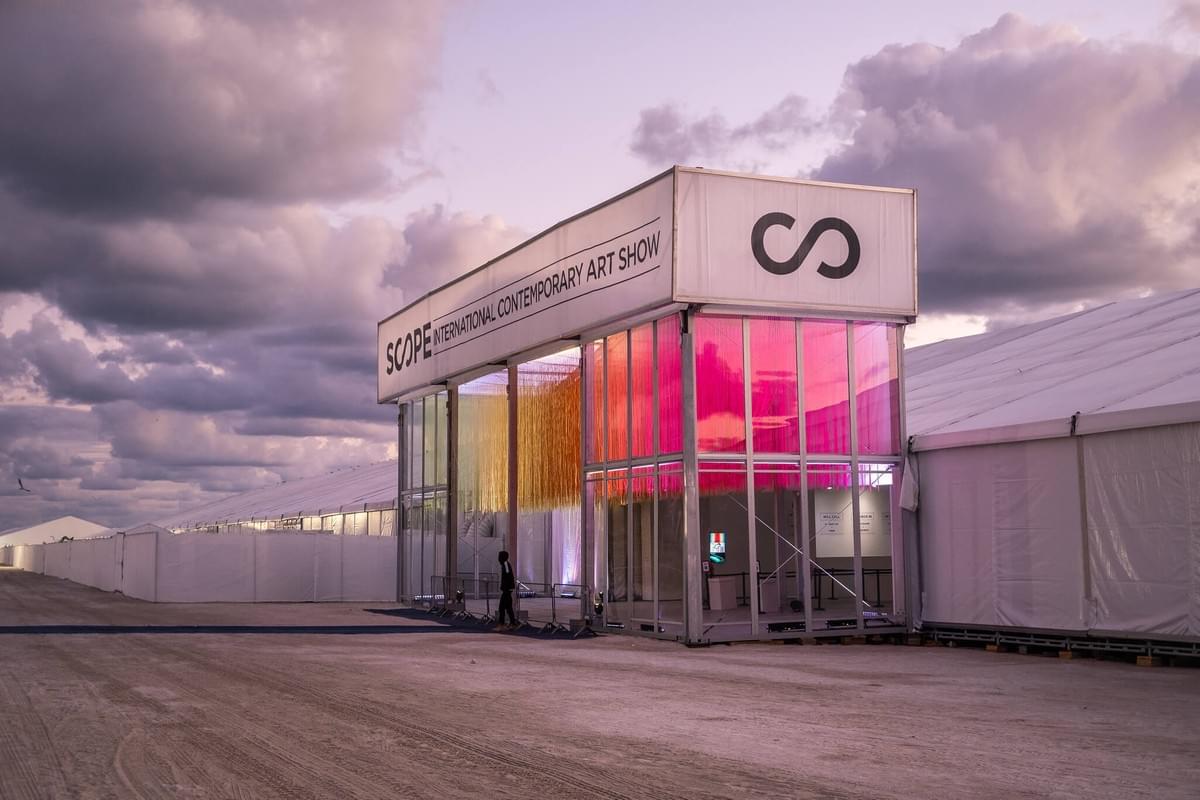 SCOPE art fair Miami Beach in 2019, photograph by Geoff Livingston SCOPE art fair Miami Beach in 2019, photograph by Geoff Livingston