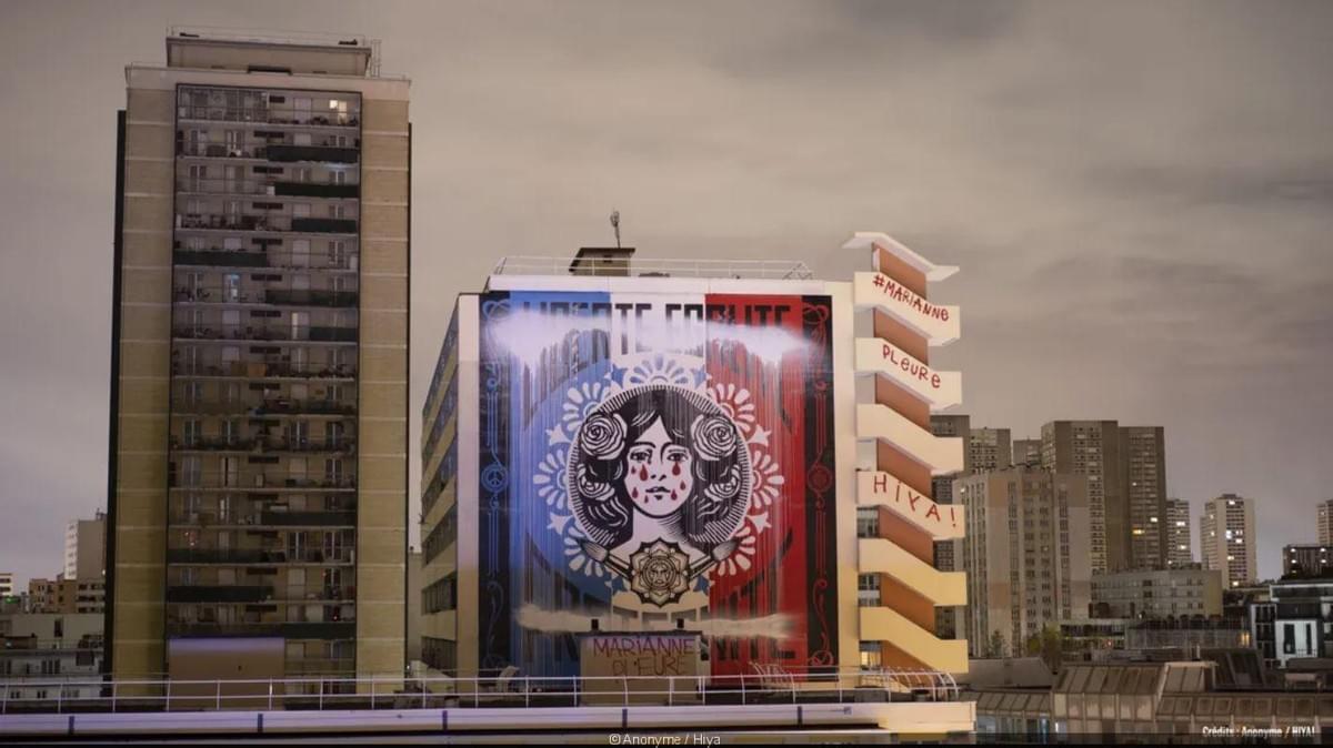 Marianne Pleure, détournement de la fresque Liberté, Égalité, Fraternité d'Obey Marianne Pleure, détournement de la fresque Liberté, Égalité, Fraternité d'Obey