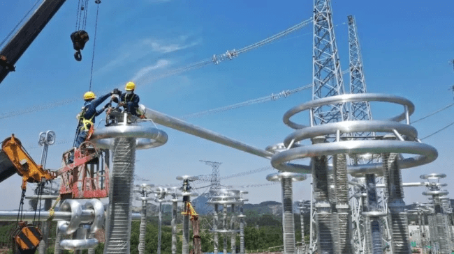substation HV lightning Arresters corona rings installation, Aluminum grading rings for RIS bushing with composite housing. substation HV lightning Arresters corona rings installation, Aluminum grading rings for RIS bushing with composite housing.