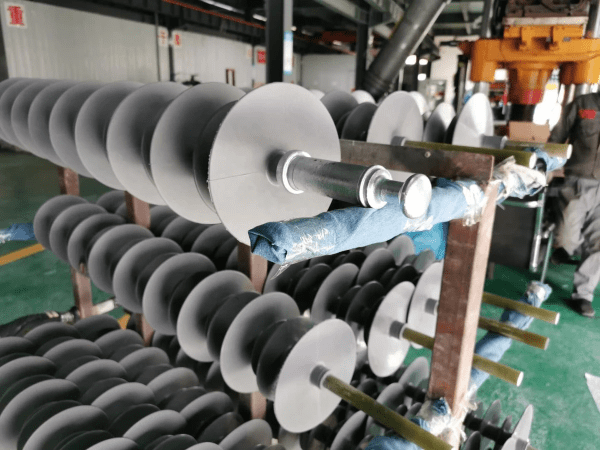 silicone rubberhousing and long rods crimping for insulators silicone rubberhousing and long rods crimping for insulators