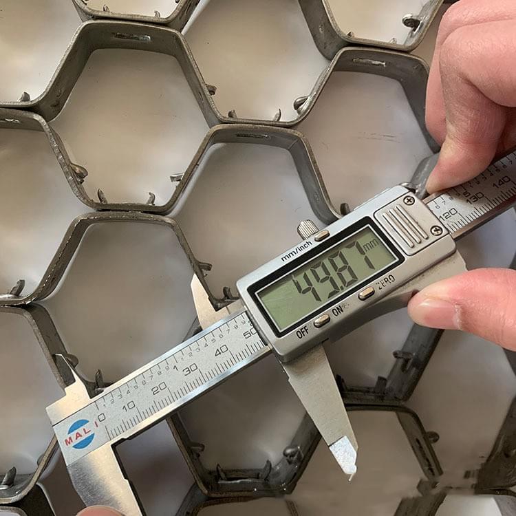 Stainless Steel 310S Hex Metal Mesh, 50mm thickness, 48mm hex hole, 3'X10', High Quality China manufacturer Images Stainless Steel 310S Hex Metal Mesh, 50mm thickness, 48mm hex hole, 3'X10', High Quality China manufacturer Images
