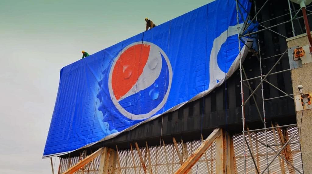 Largest Static Billboard in the U. S. Largest Static Billboard in the U. S.