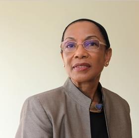 Dr Claudia Natanson Dr Claudia Natanson