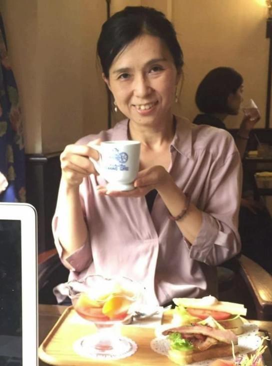 <img src=”mikanakagawa.jpg” alt=”SOHO BOX 北浜でヨガ講師をしている中川美加さん”> <img src=”mikanakagawa.jpg” alt=”SOHO BOX 北浜でヨガ講師をしている中川美加さん”>