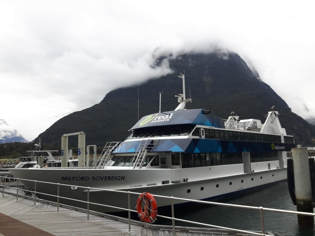 Milford Sound Cruise, New Zealand Milford Sound Cruise, New Zealand