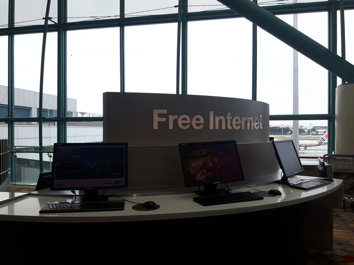 Free Internet Kiosks at Changi International Airport, Make Most Of Your Transit Time At CHANGI Airport. Free Internet Kiosks at Changi International Airport, Make Most Of Your Transit Time At CHANGI Airport.