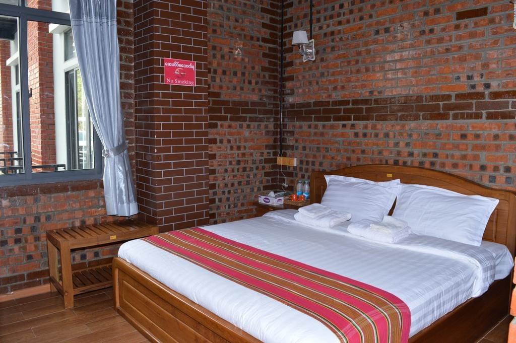 Nan Bwe - The Vibe Hostel Room Mandalay - Hostels in Myanmar Nan Bwe - The Vibe Hostel Room Mandalay - Hostels in Myanmar