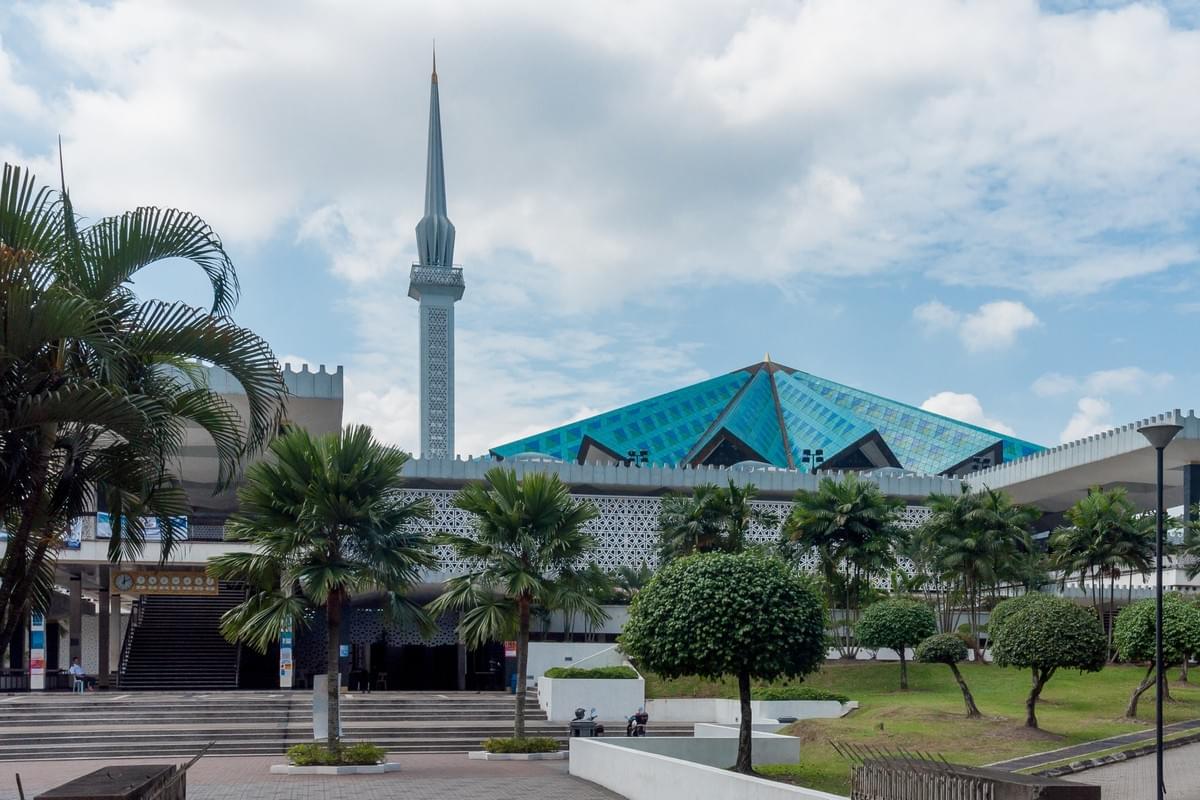 National Mosque, Kuala Lumpur. A City of Contrasts & Diversity KUALA LUMPUR. National Mosque, Kuala Lumpur. A City of Contrasts & Diversity KUALA LUMPUR.