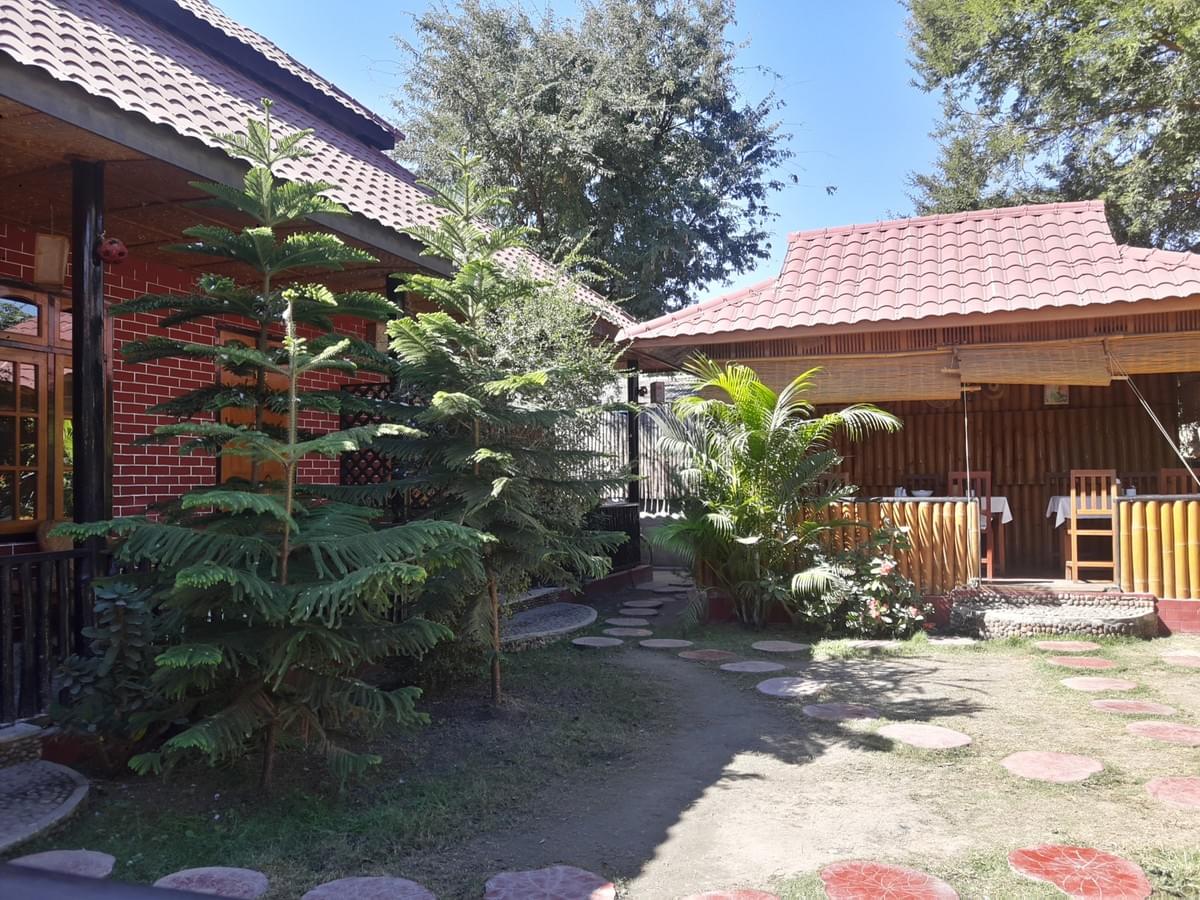Palace Nyaung Shwe Guesthouse - Hostels in Myanmar Palace Nyaung Shwe Guesthouse - Hostels in Myanmar