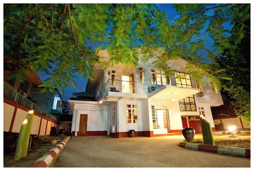 Thanlwin Guesthouse Yangon - Hostels in Myanmar Thanlwin Guesthouse Yangon - Hostels in Myanmar
