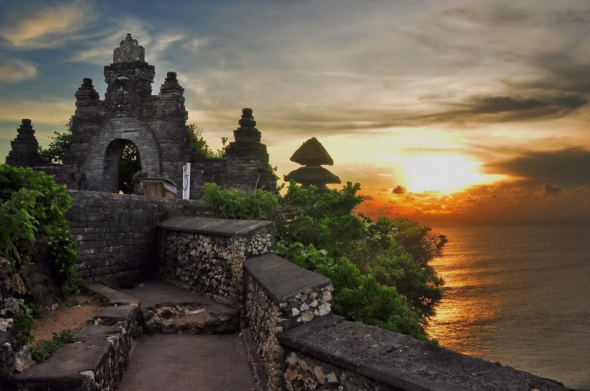 Uluwatu Temple, Bali Uluwatu Temple, Bali