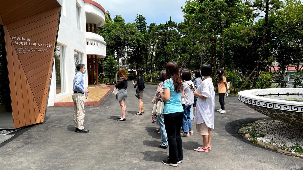 何政興館員介紹校史館舊址「瀛苑」的由來與整建設計理念 何政興館員介紹校史館舊址「瀛苑」的由來與整建設計理念