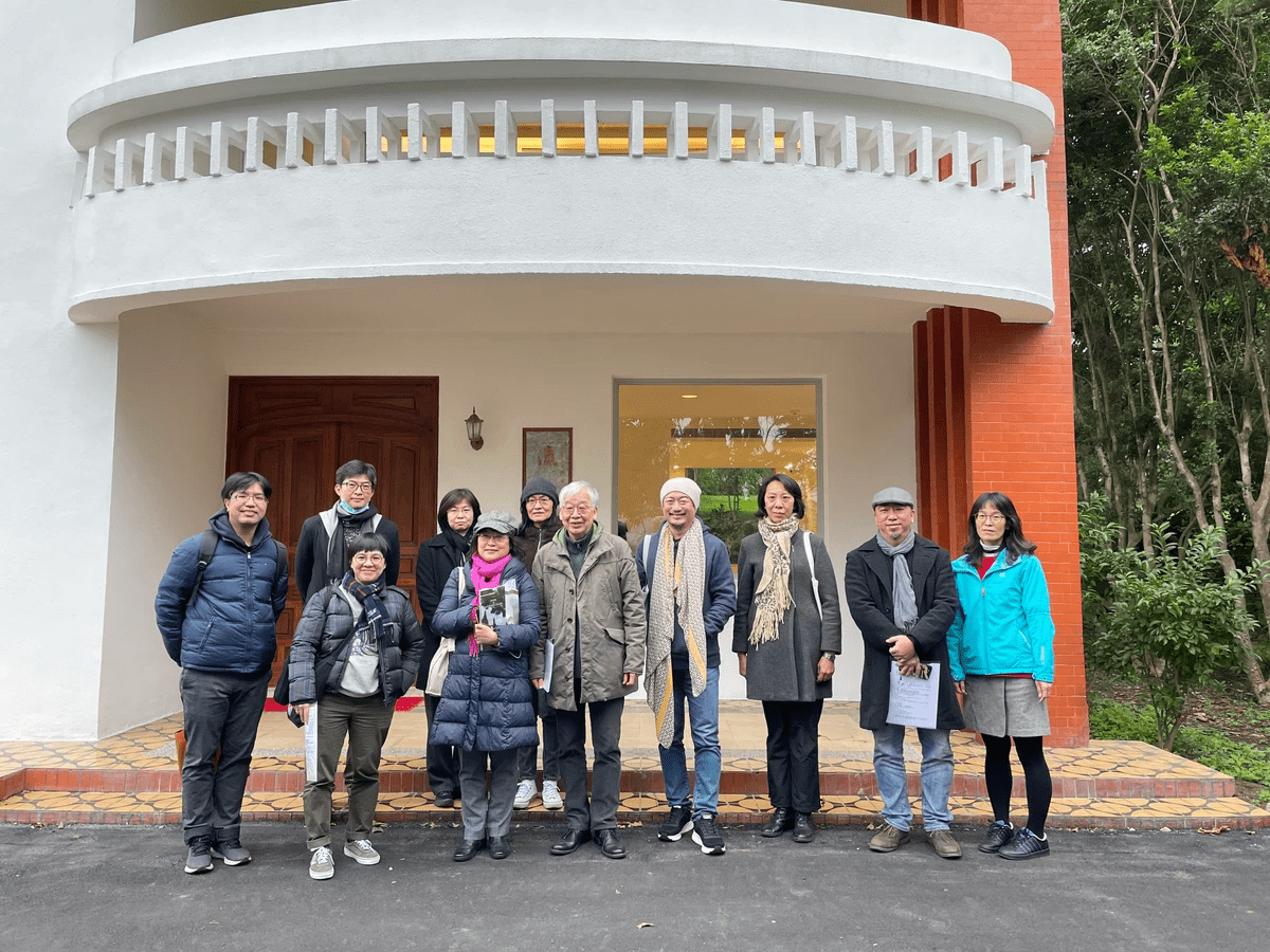 黃瑞茂老師與參與人員合影 黃瑞茂老師與參與人員合影