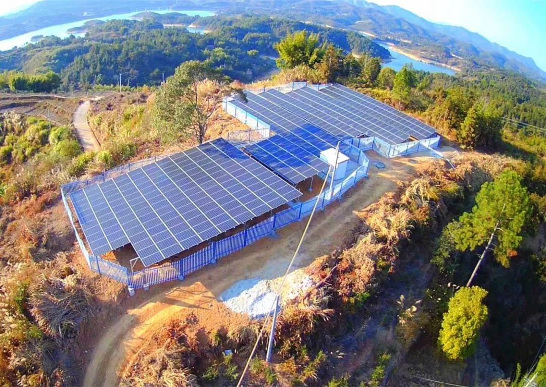panneaux solaires panneaux solaires