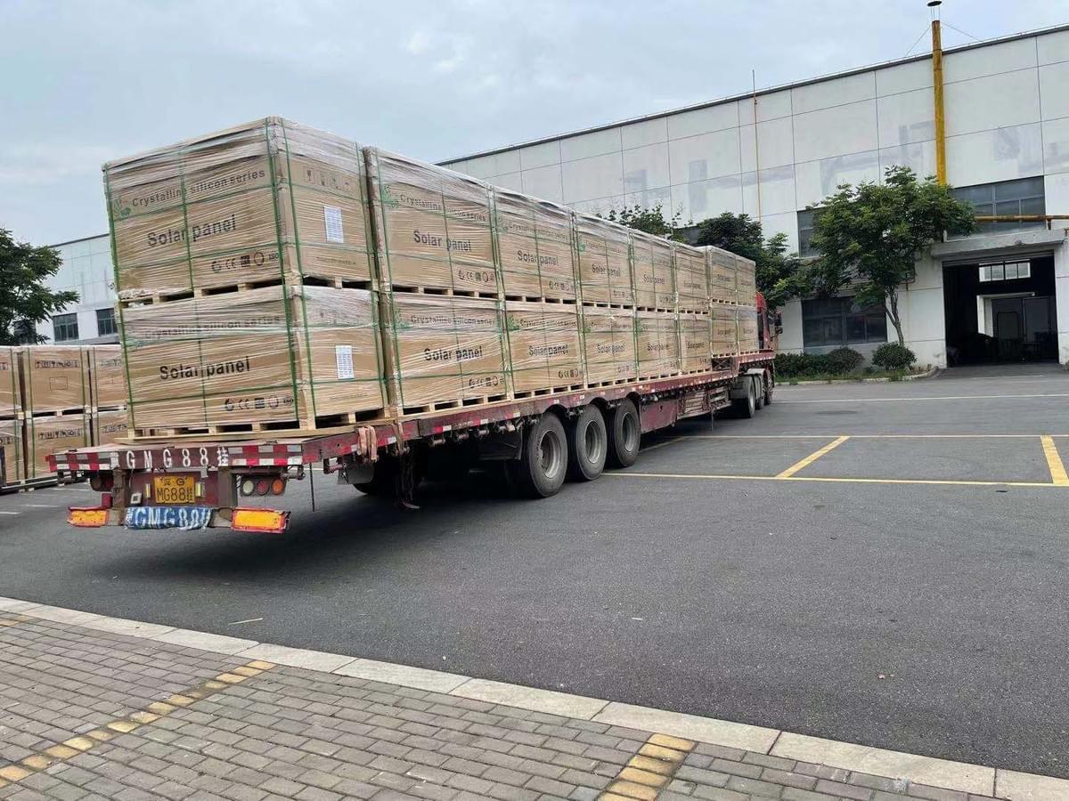 Pannelli solari monocristallini marca MAYSUN 500W 980 pezzi pronti per essere spediti negli Emirati Arabi Uniti Pannelli solari monocristallini marca MAYSUN 500W 980 pezzi pronti per essere spediti negli Emirati Arabi Uniti