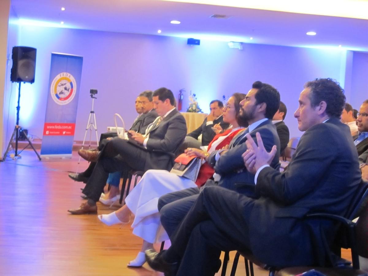 Asistentes al lanzamiento de EcuaSIGAD en Guayaquil Asistentes al lanzamiento de EcuaSIGAD en Guayaquil