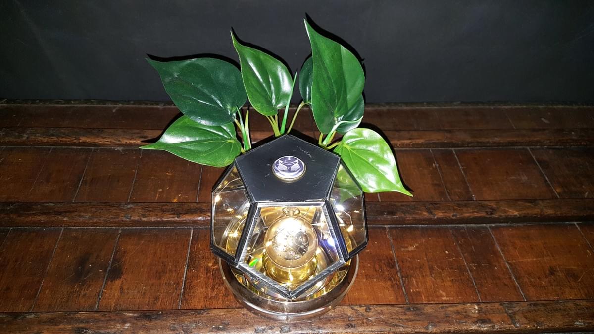 Le Bazaar De Leo - Lampe "Oeuf Mécanique" Le Bazaar De Leo - Lampe "Oeuf Mécanique"