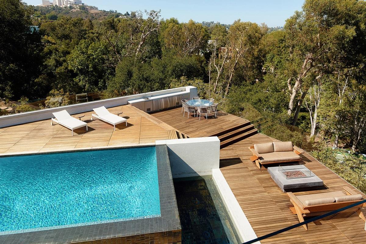 Minimalist House with Grass Roof by Eric Rosen deck Minimalist House with Grass Roof by Eric Rosen deck